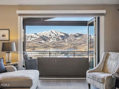 11125 N Shoreline Dr