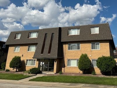 10437 Natoma Ave Unit 4
