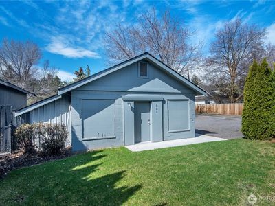 503 N Railroad Avenue