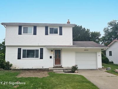 3825 Boeing Dr
