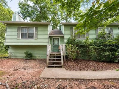 Property at 4021 Oak Stone Dr, Douglasville, GA