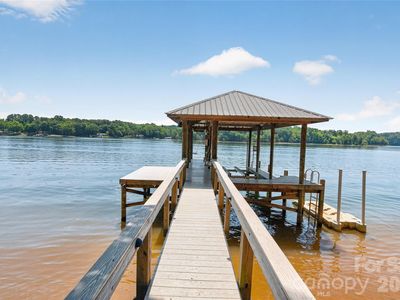 3225 Lake Pointe Dr