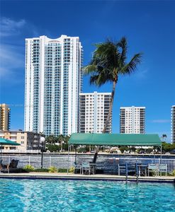 Property at 1000 Parkview Dr APT 1026, Hallandale, FL