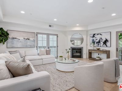 11633 Chenault St UNIT 203