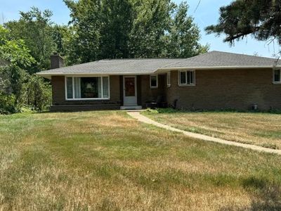 76 Linda Ln
