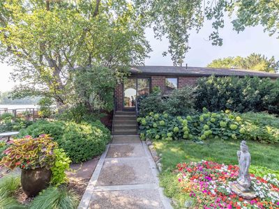 107 Northshore Dr