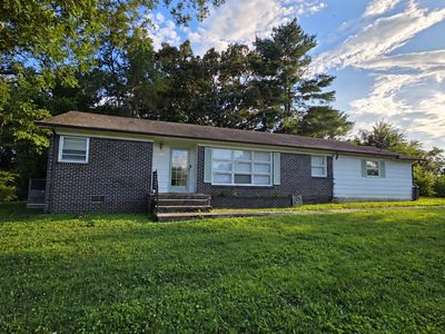 300 Edgewater Dr