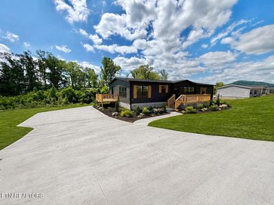 1093 Elaine Dr