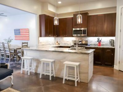 4277 W Canterbury Rd