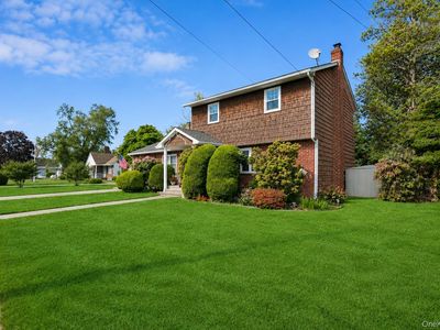 Property at 11 Lincoln Court, Copiague, NY