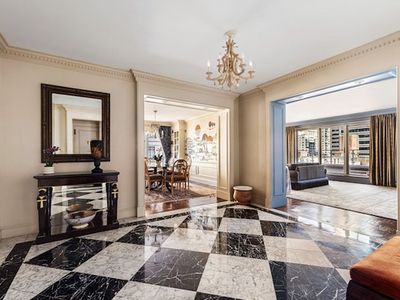 650 Park Ave APT 17B