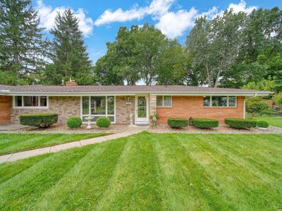 1241 E Oregon Rd