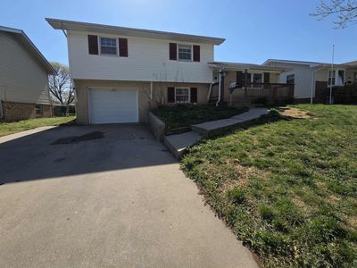 1221 Highland Dr