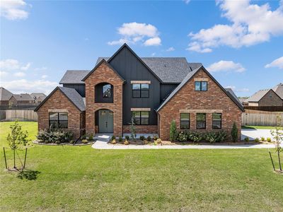 1045 Collis Way