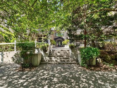 215 20th Avenue E #201