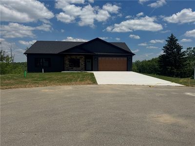 10 Vincent Dr #4