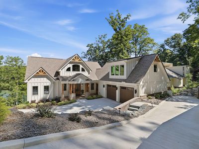 305 Harbor Dr