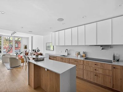 1110 Manhattan Ave Residence 6