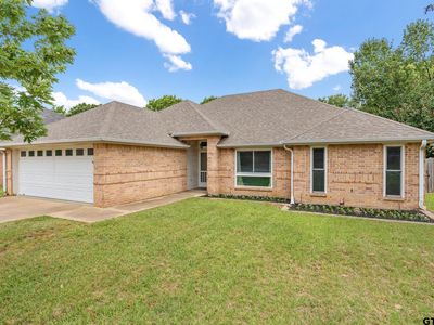 3302 Lexington Dr
