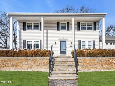 4 Meadowbrook Drive