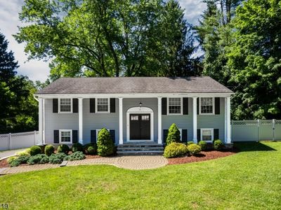 2 Arrowhead Dr
