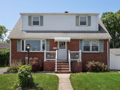 Property at 41 S 17Th St, Kenilworth, NJ