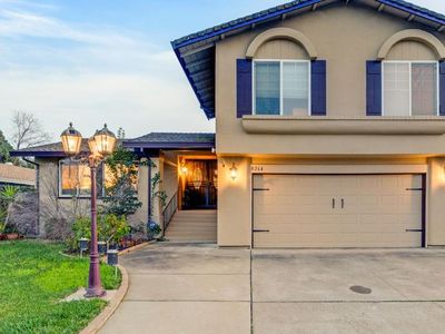 8264 Canyon Oak Dr