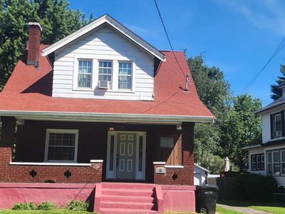 86 De Camp Ave