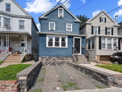 93 W 27th St
