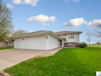 2101 Red Tail Ln