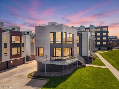 1250 W 70th St