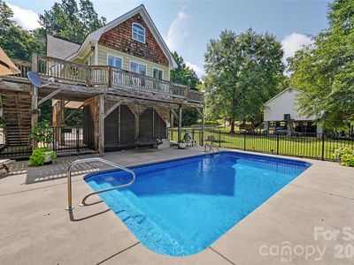 1954 White Rd