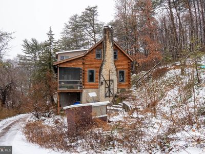 527 Little Roundtop Rd