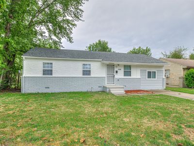 1520 E 51st Pl N