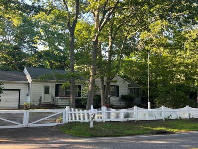 62 Squires Avenue
