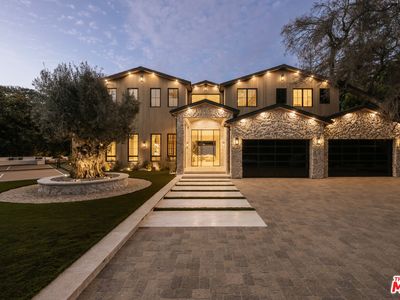 2130 Mandeville Canyon Rd