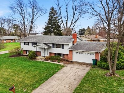 2761 La Cresta Dr