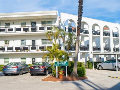 100 El Camino Dr APT 102