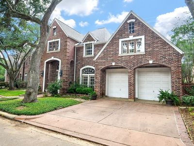 19 Ambleside Crescent Dr