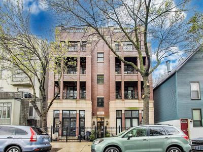 2820 N Sheffield Ave #1S