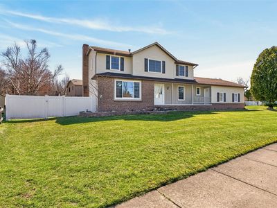 6 Silver Ridge Dr