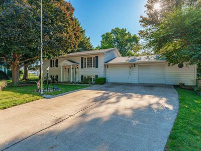 Property at 230 White Ave, Lincoln, IL