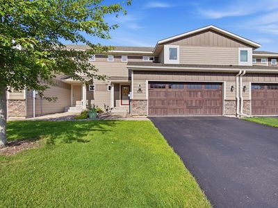 617 Hideaway Ln