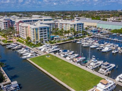 804 E Windward Way #211