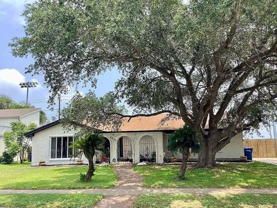 6826 Sahara Dr