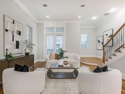 3907 Austin St