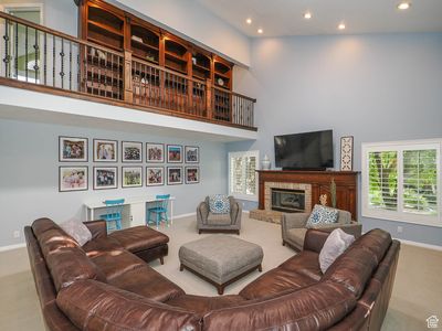 1246 E Autumn Hill Cir