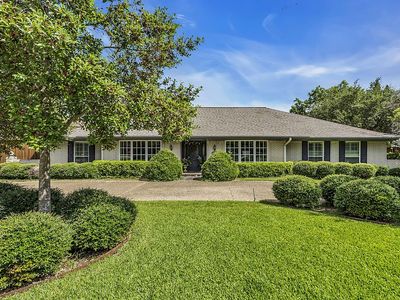 6936 Stefani Dr