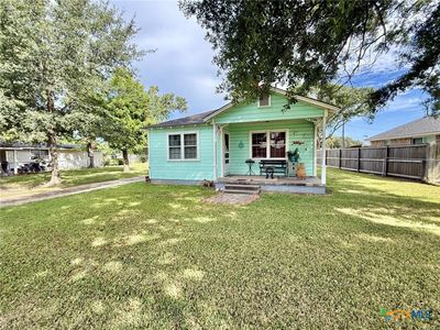 406 E Tres Palacios Ave