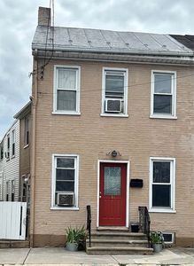 384 Lincoln Way E